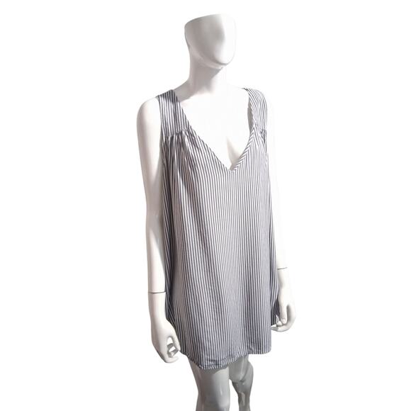 Old Navy Women's XXL Striped Beachy Coastal Nautical Prep Sleeveless Casual Top - Picture 2 of 7